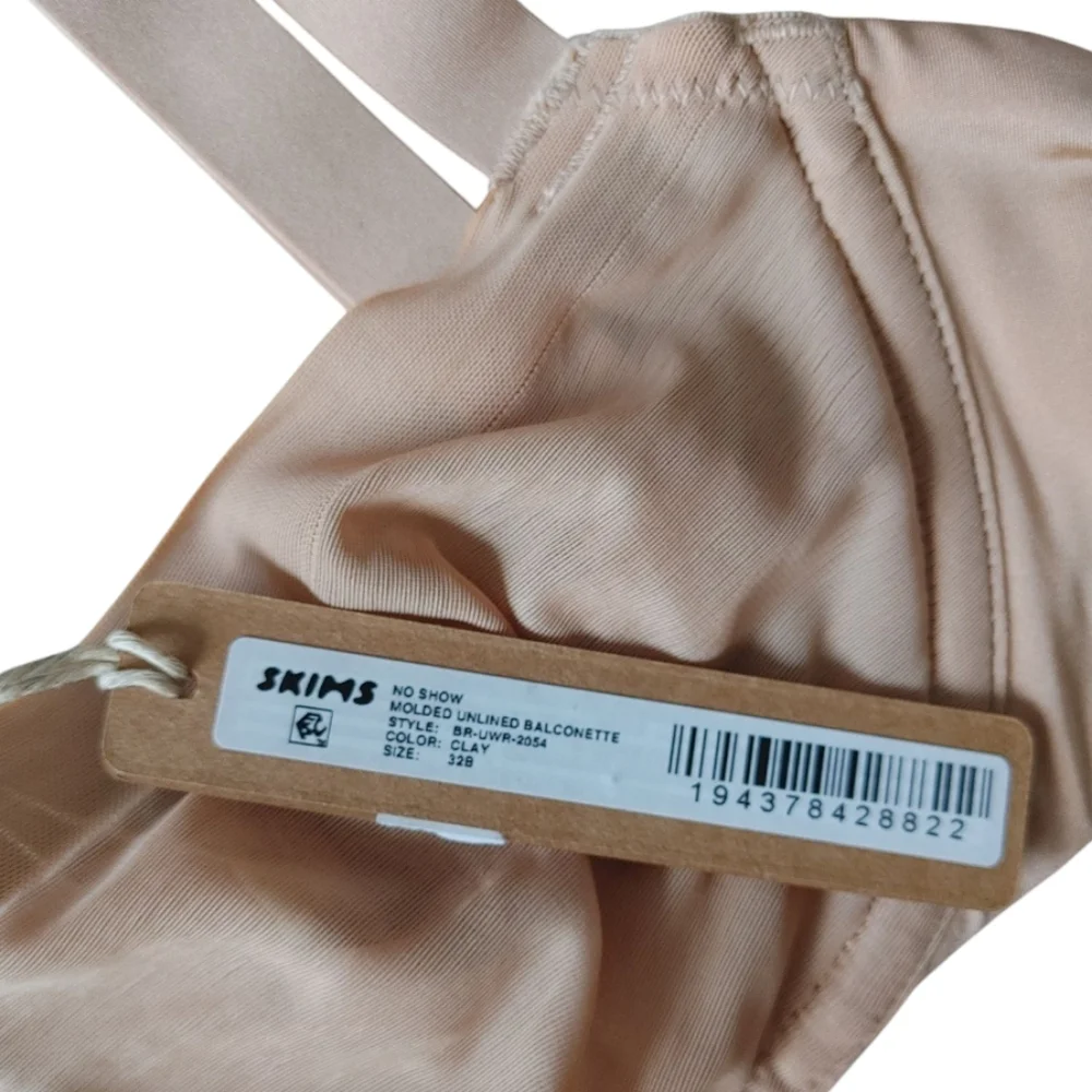 SKIMS No Show Molded Unlined Balconette Bra - Picture 7 of 12